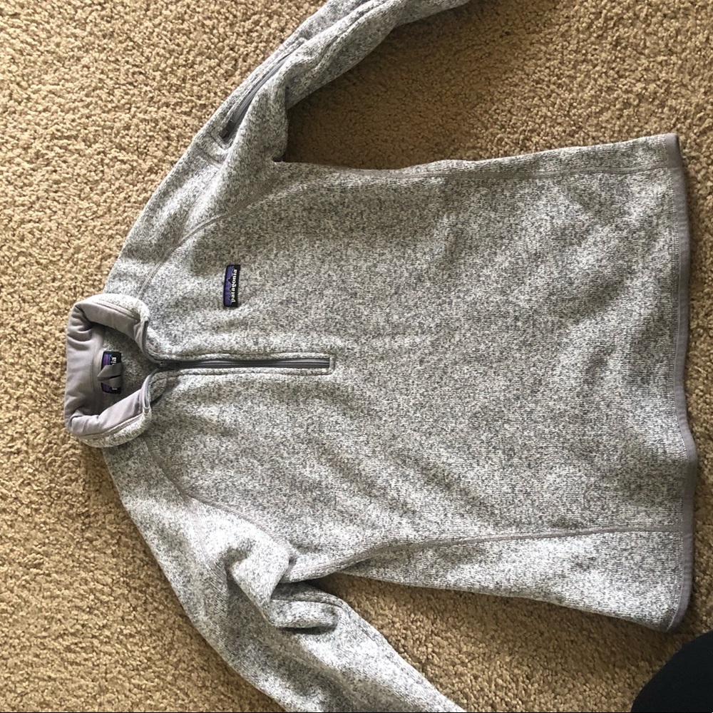 Patagonia women’s grey quarter zip size medium